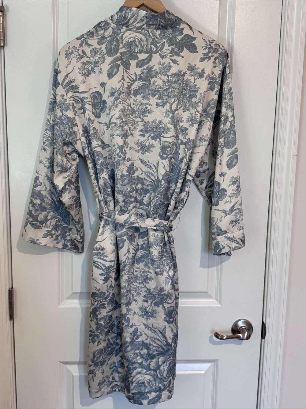 Pottery Barn Sorrel Silky Robe Women’s Sm Floral Toile Belted Lounge Womens EUC - Picture 2 of 5
